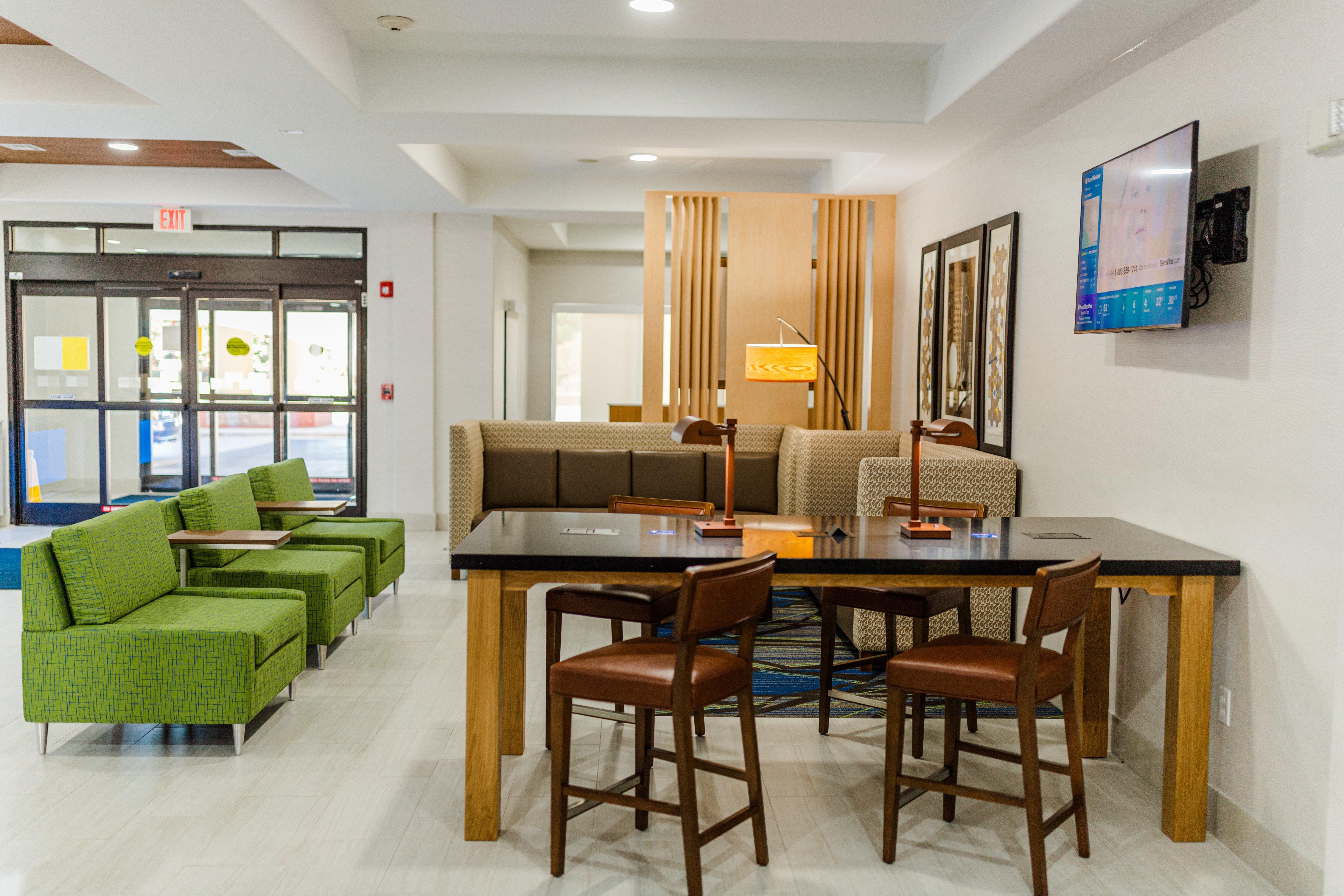 Holiday Inn Express Hotel & Suites Greenville By Ihg Exterior foto